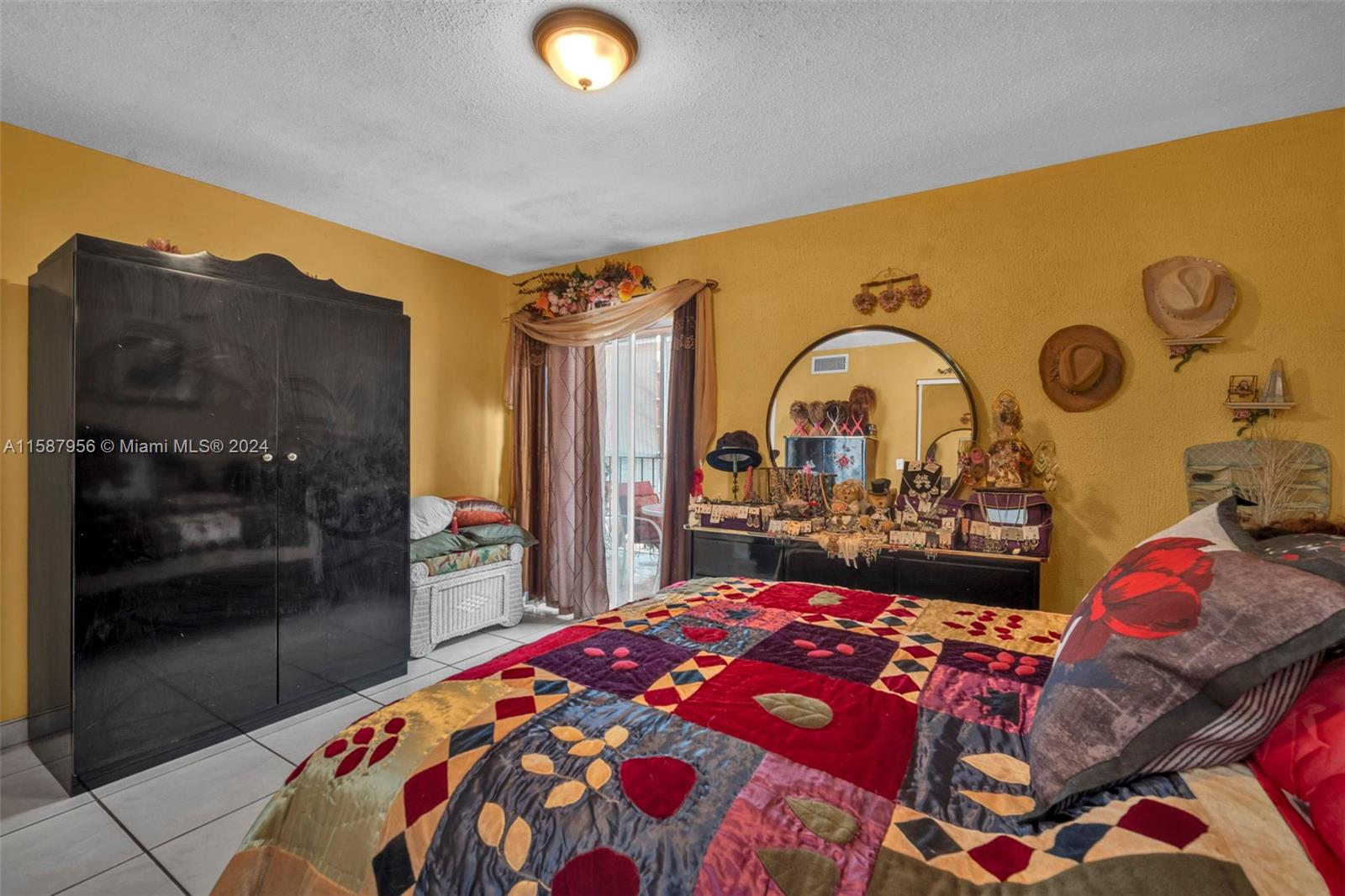 PALM-EAST GARDENS CONDO - Residential