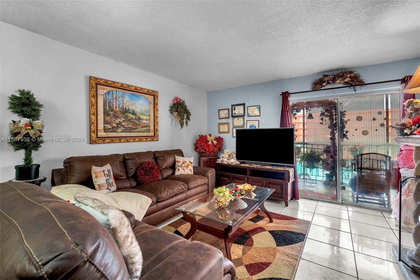 PALM-EAST GARDENS CONDO - Residential