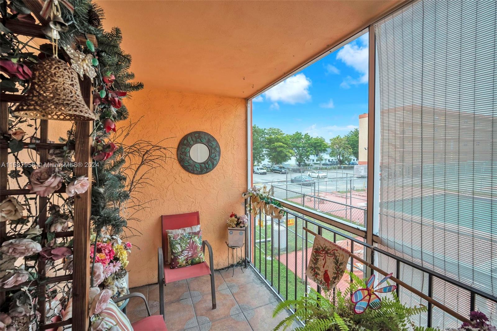 PALM-EAST GARDENS CONDO - Residential