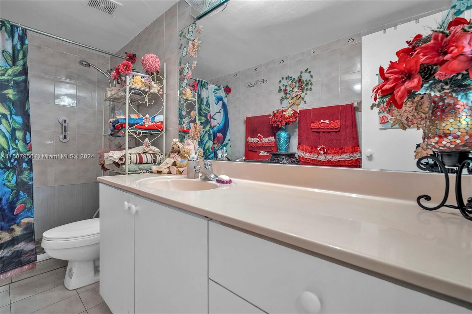 PALM-EAST GARDENS CONDO - Residential