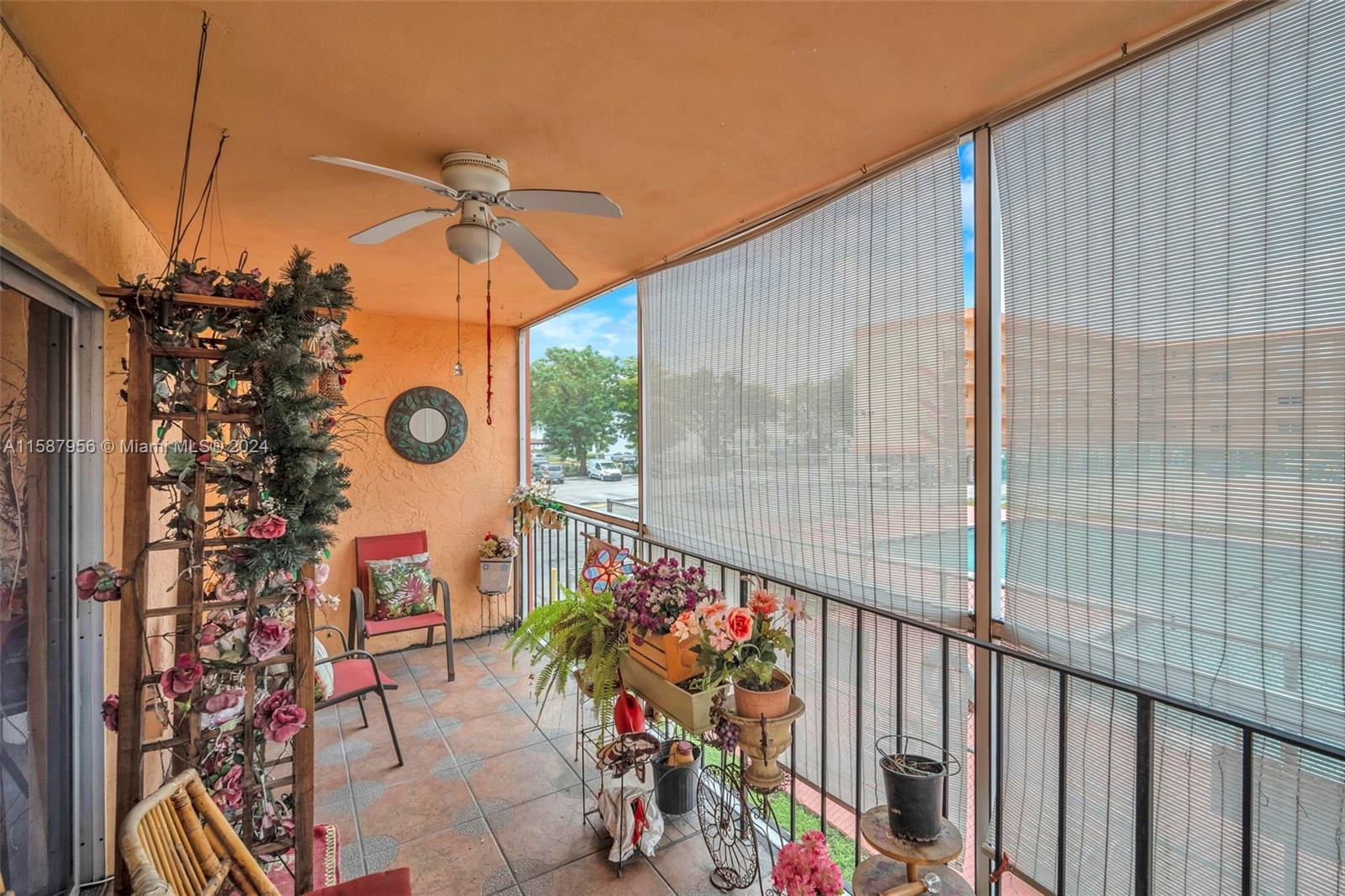 PALM-EAST GARDENS CONDO - Residential