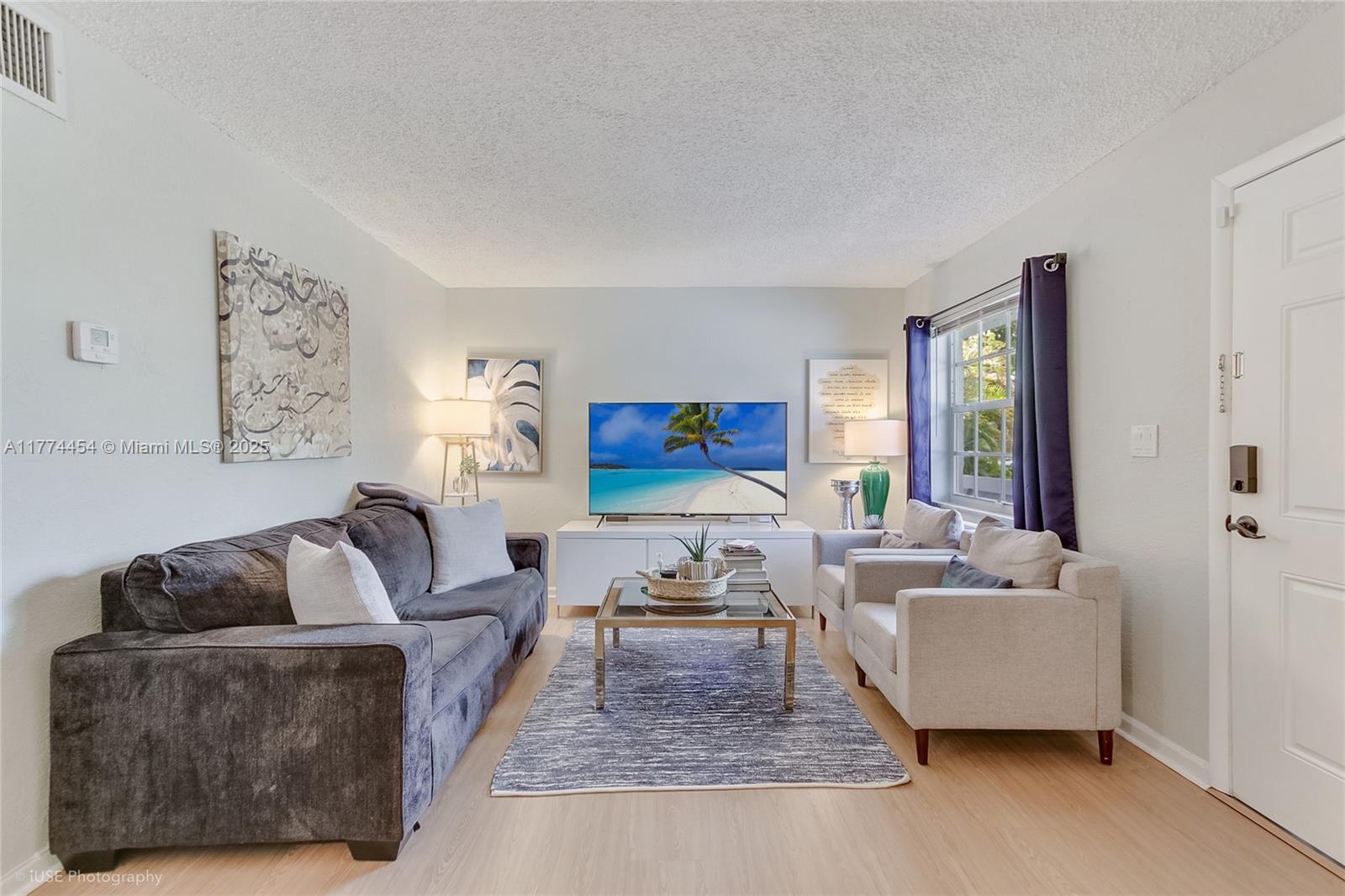 Rental Property at 900 Ne 26th St 11, Wilton Manors, Broward County, Florida - Bedrooms: 2 
Bathrooms: 1  - $2,200 MO.