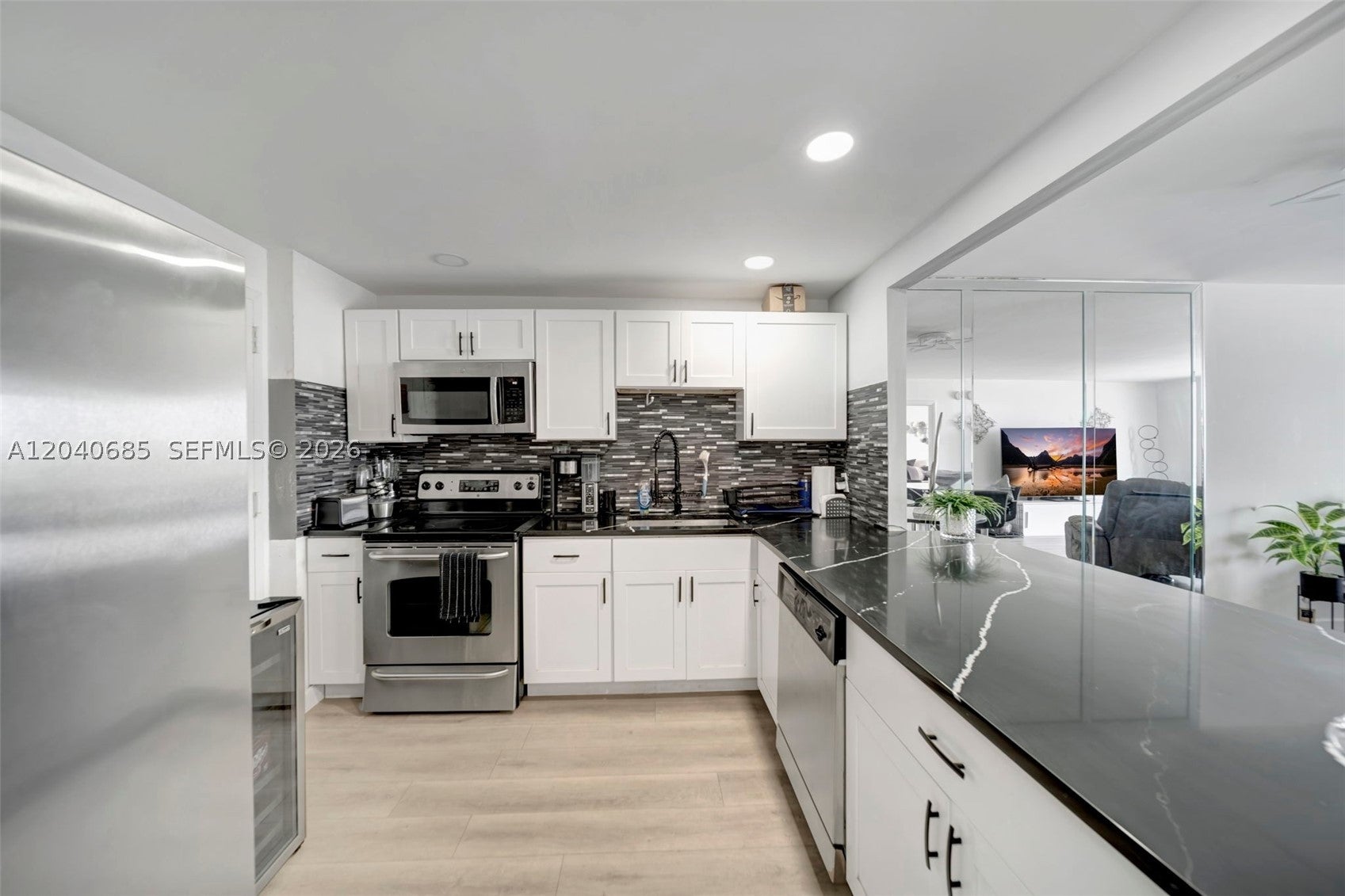 427 Golden Isles Dr 16H