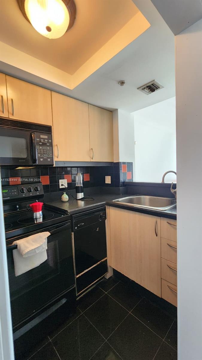 THE MUTINY CONDO - Residential