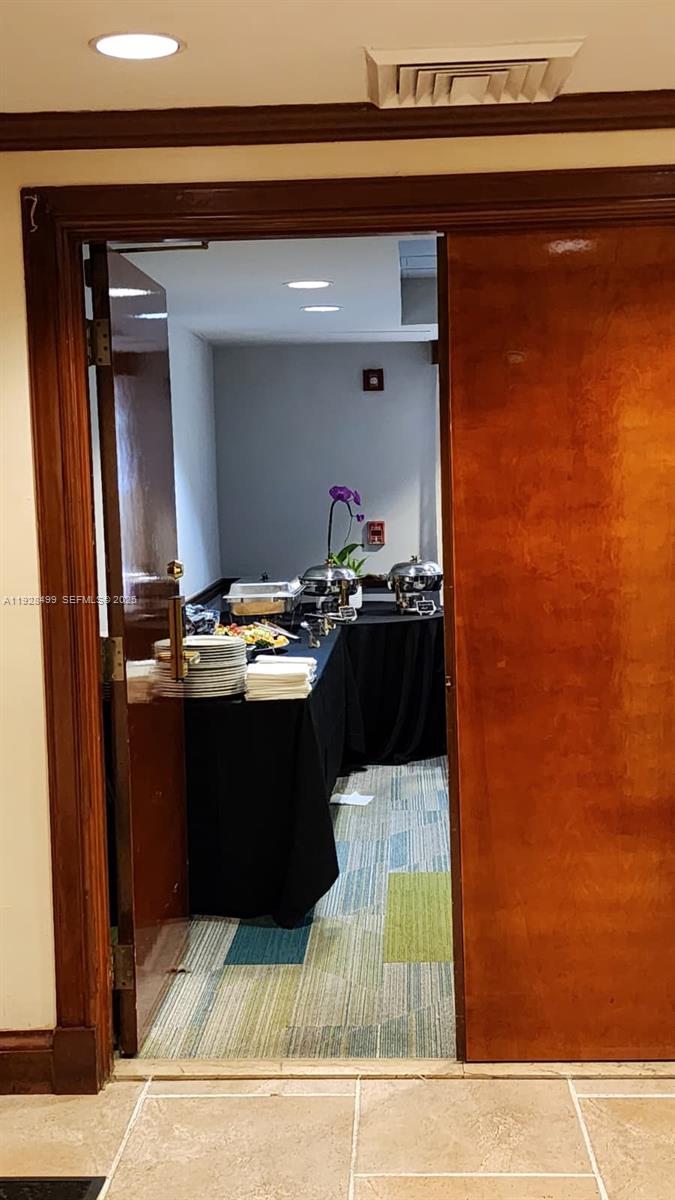 THE MUTINY CONDO - Residential