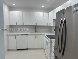 OLYMPUS CONDO PHASE - Residential Lease