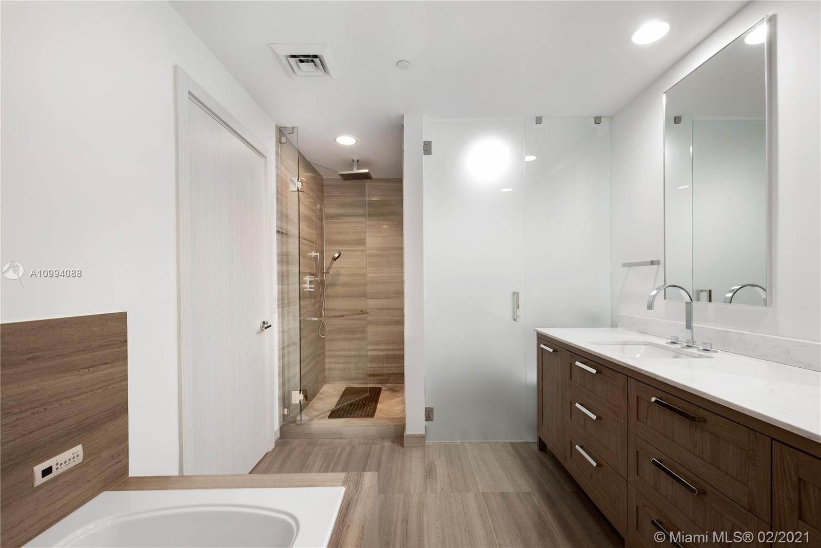 OCEANA KEY BISCAYNE CONDO - Residential