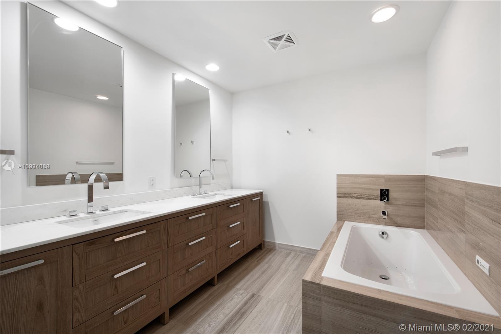 OCEANA KEY BISCAYNE CONDO - Residential