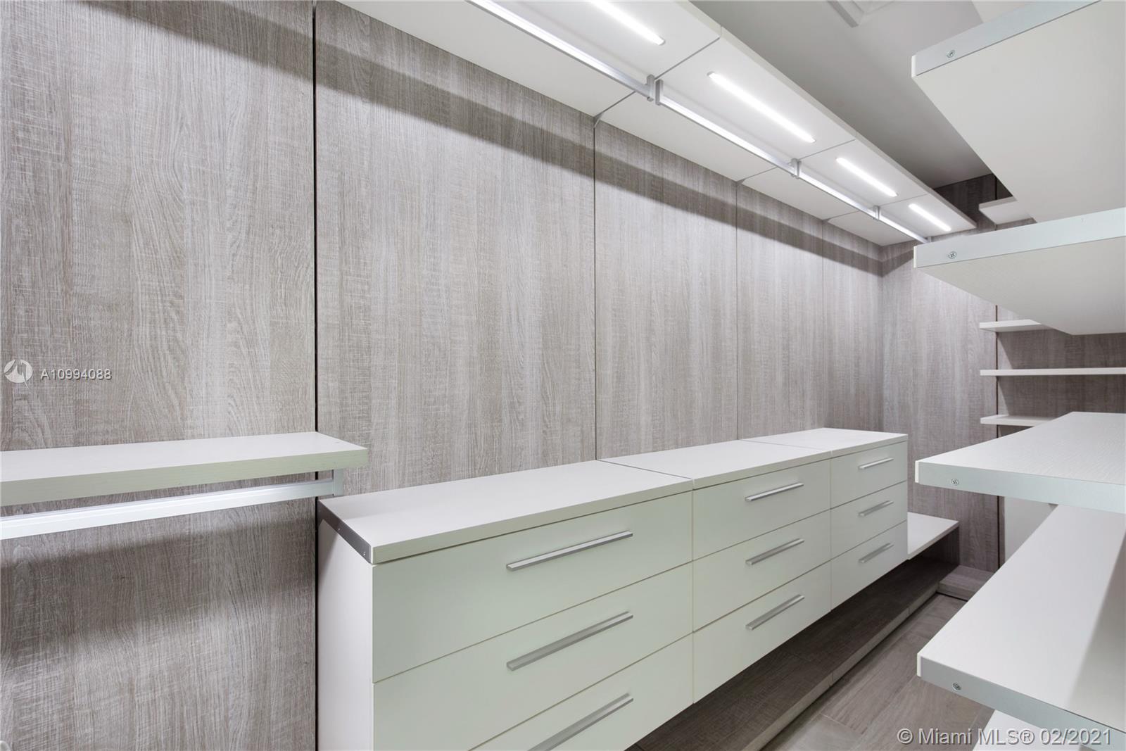 OCEANA KEY BISCAYNE CONDO - Residential