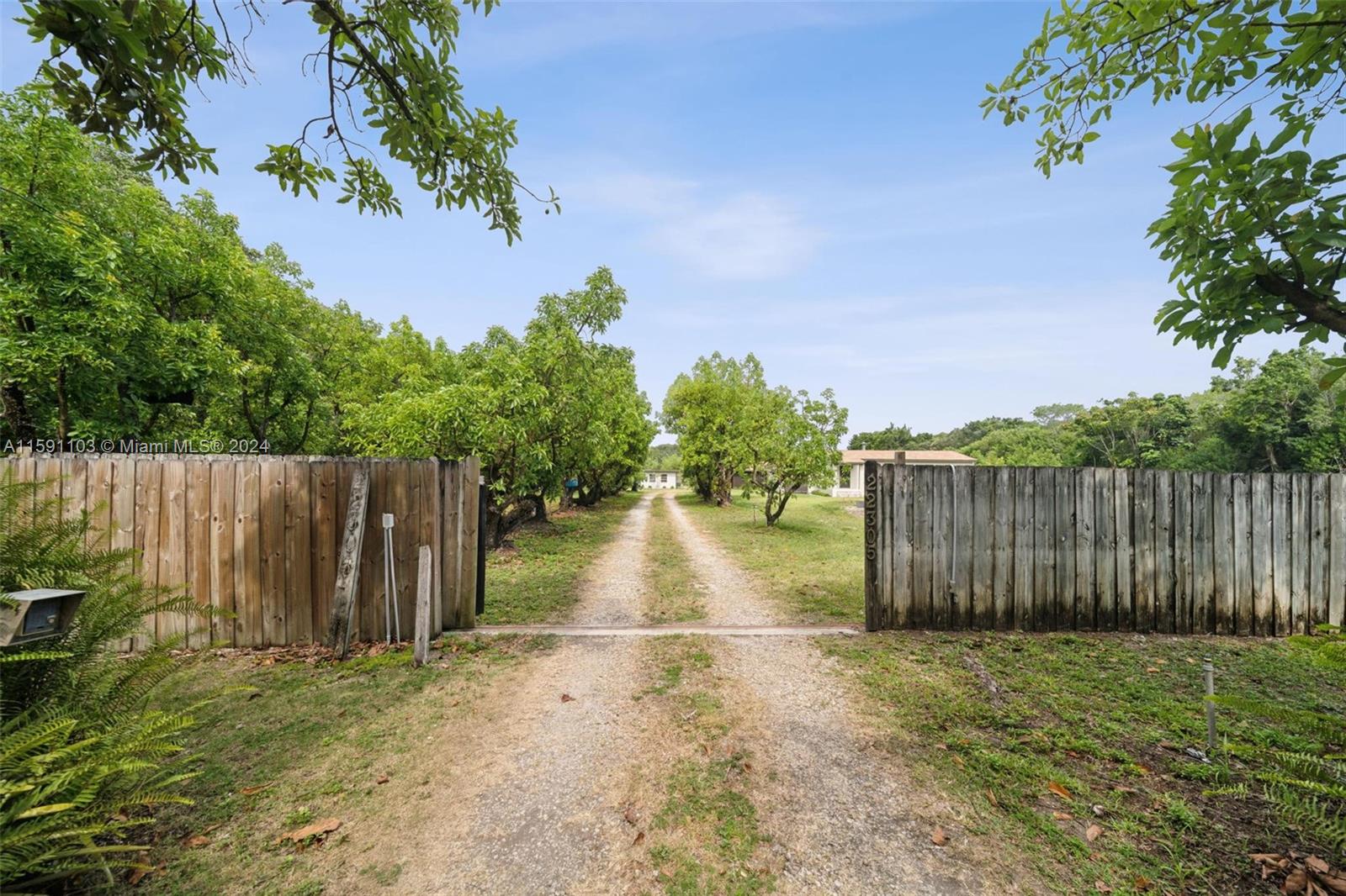 REDLAND CITRUS ORCHARDS S - Land