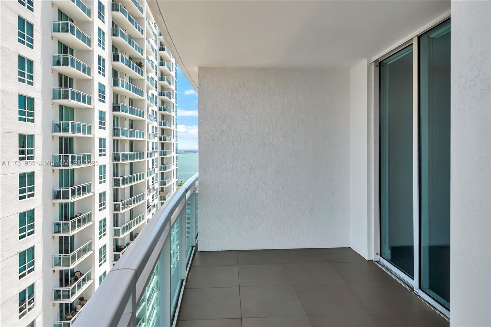 THE PLAZA 901 BRICKELL - Residential
