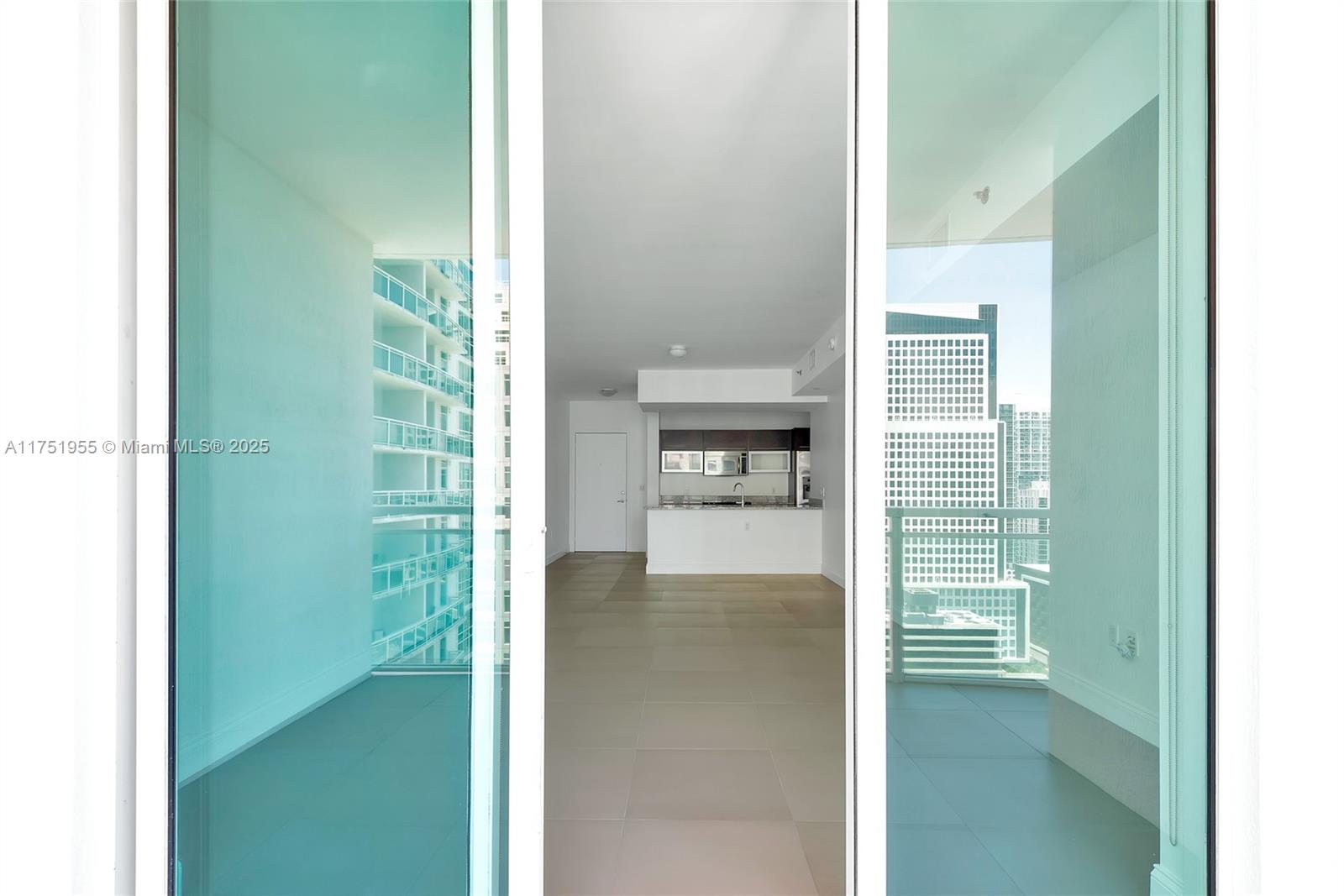 THE PLAZA 901 BRICKELL - Residential