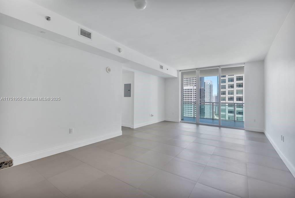 THE PLAZA 901 BRICKELL - Residential