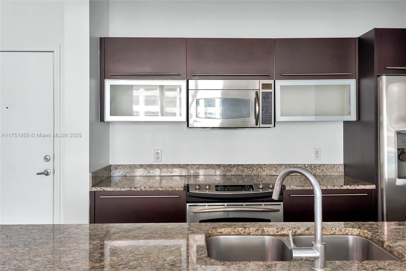 THE PLAZA 901 BRICKELL - Residential