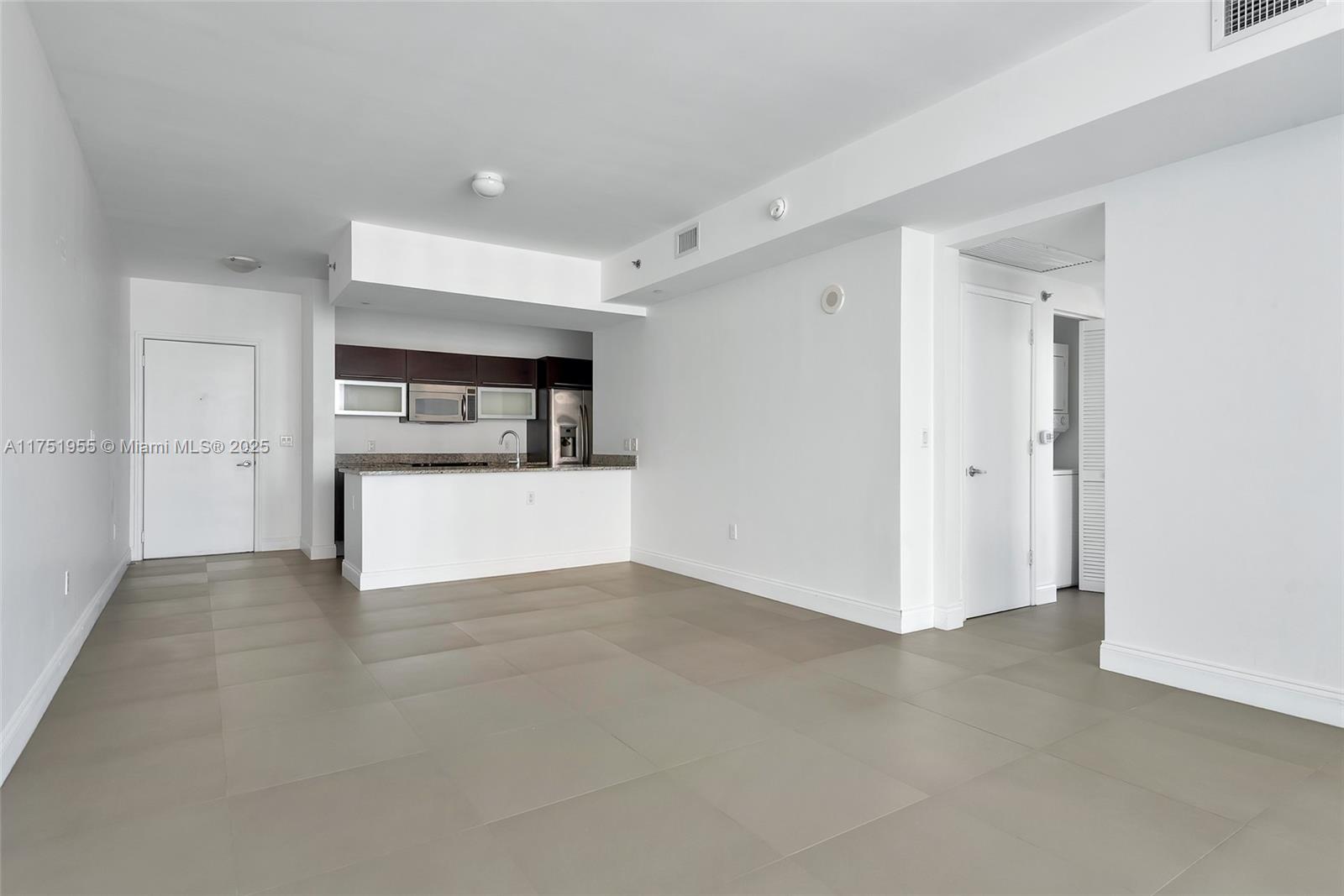THE PLAZA 901 BRICKELL - Residential