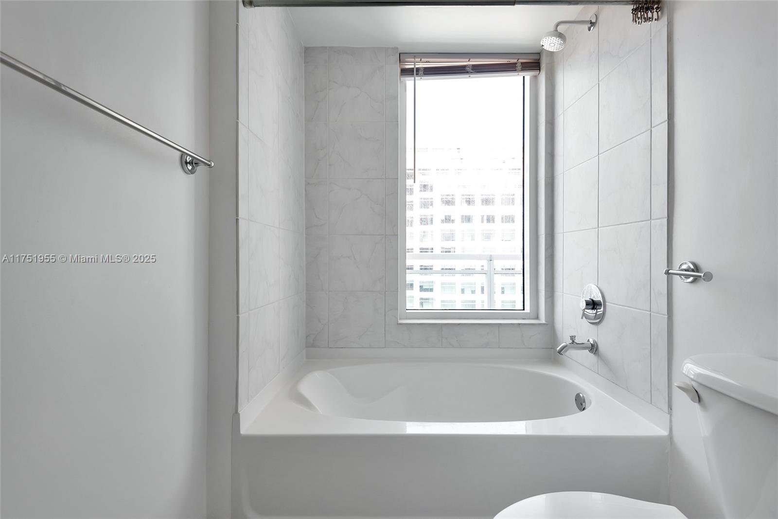 THE PLAZA 901 BRICKELL - Residential
