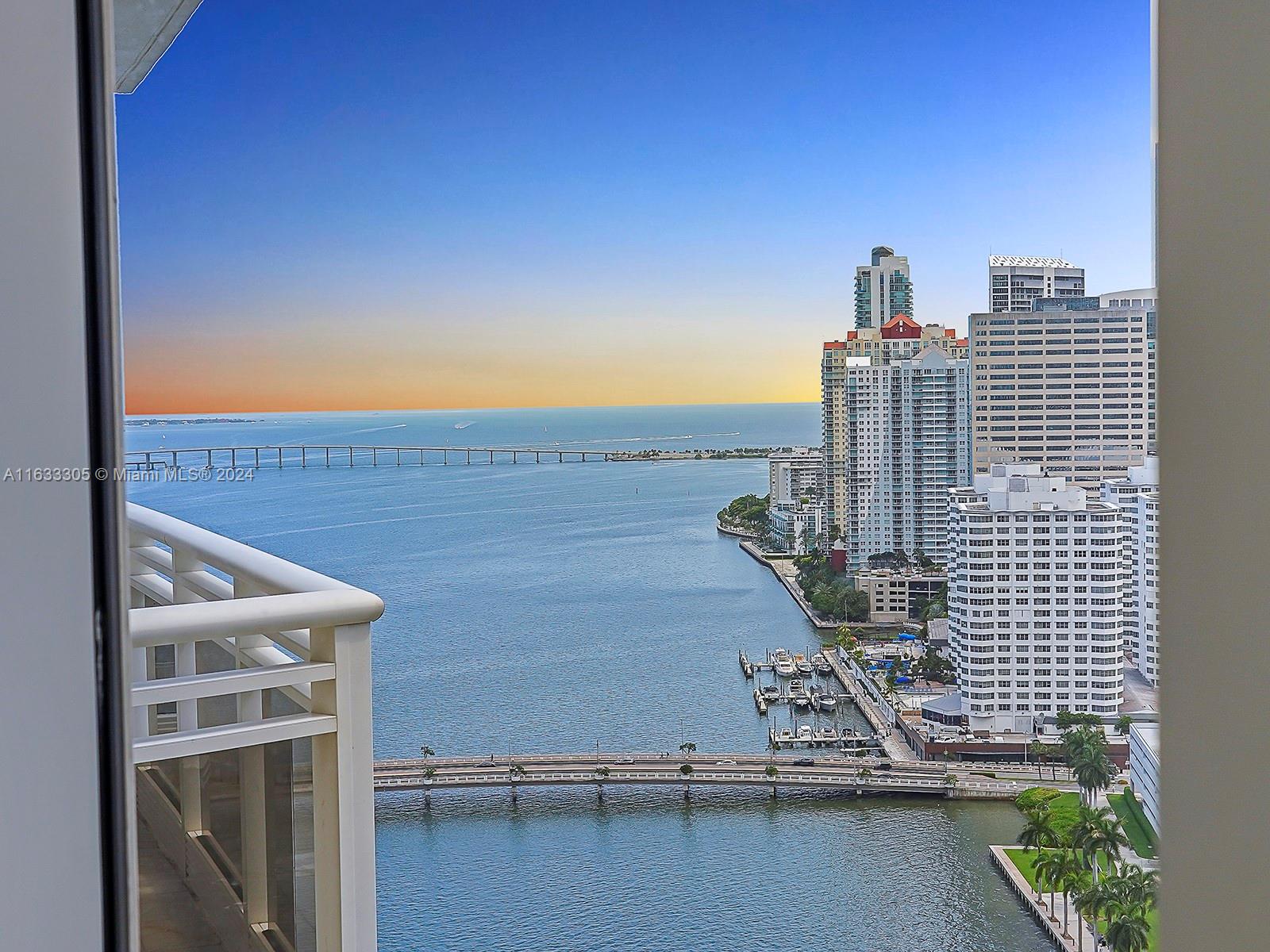 CARBONELL CONDO - Residential