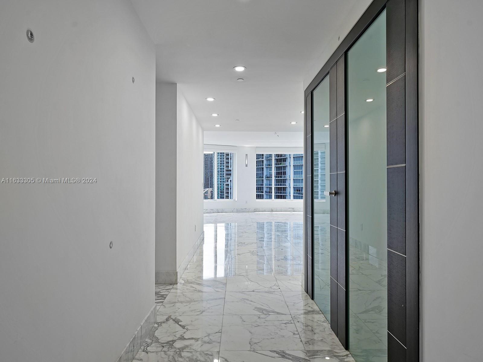 CARBONELL CONDO - Residential