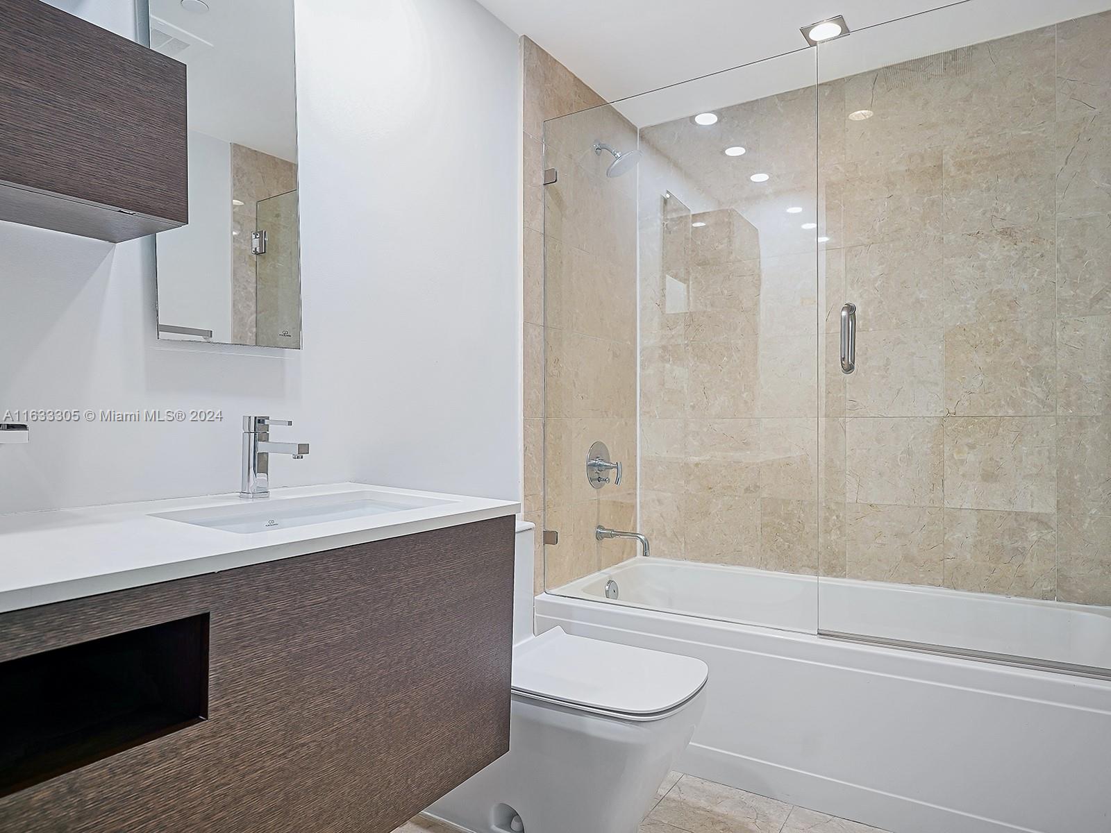 CARBONELL CONDO - Residential