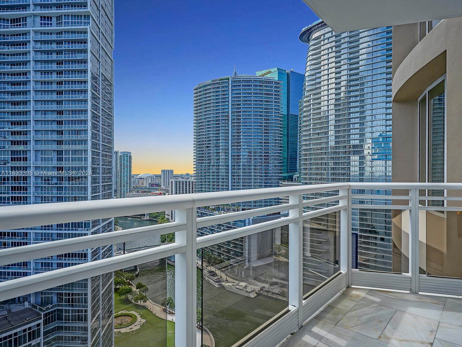 CARBONELL CONDO - Residential