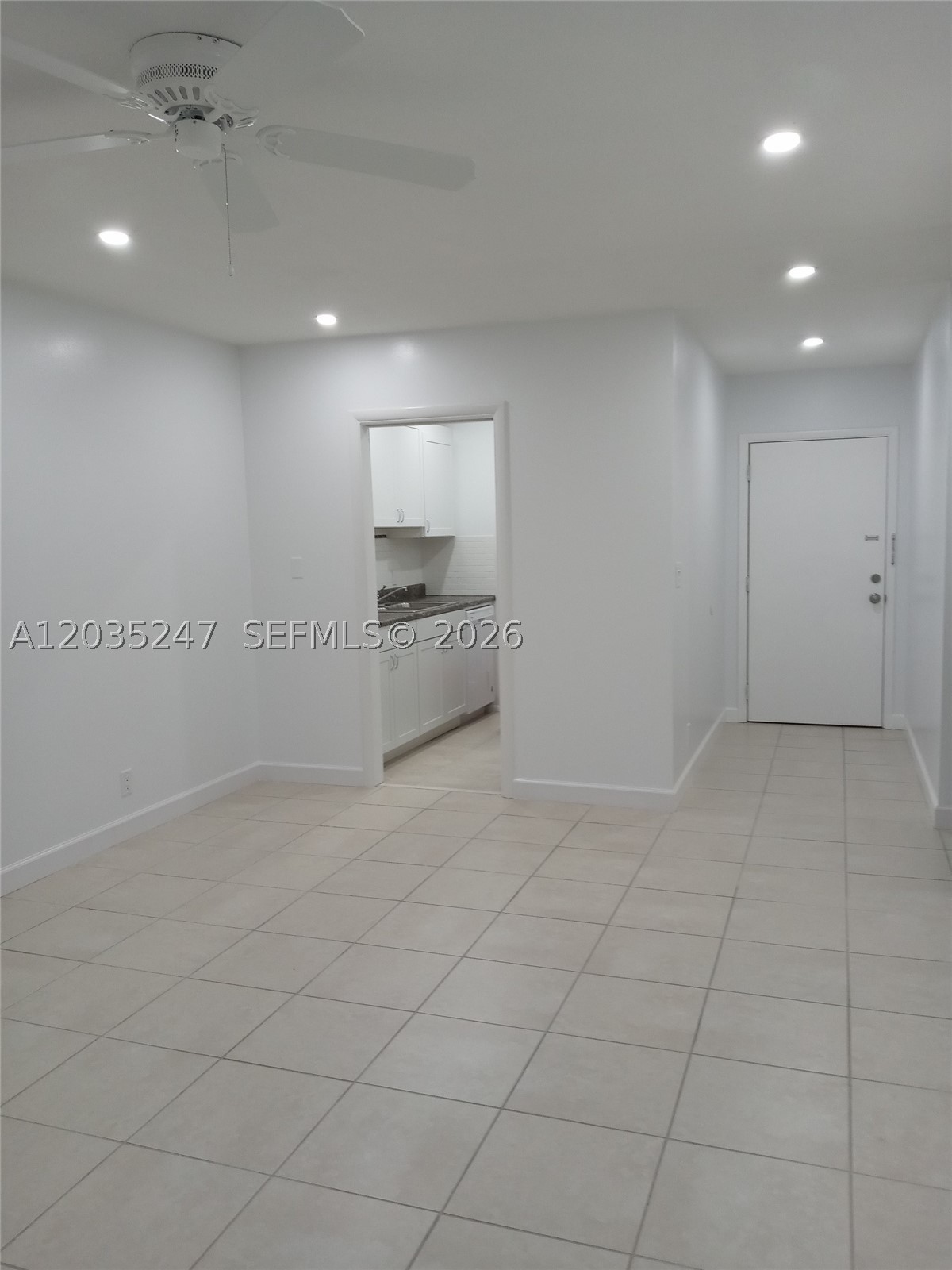 1250 E Sample Rd 303