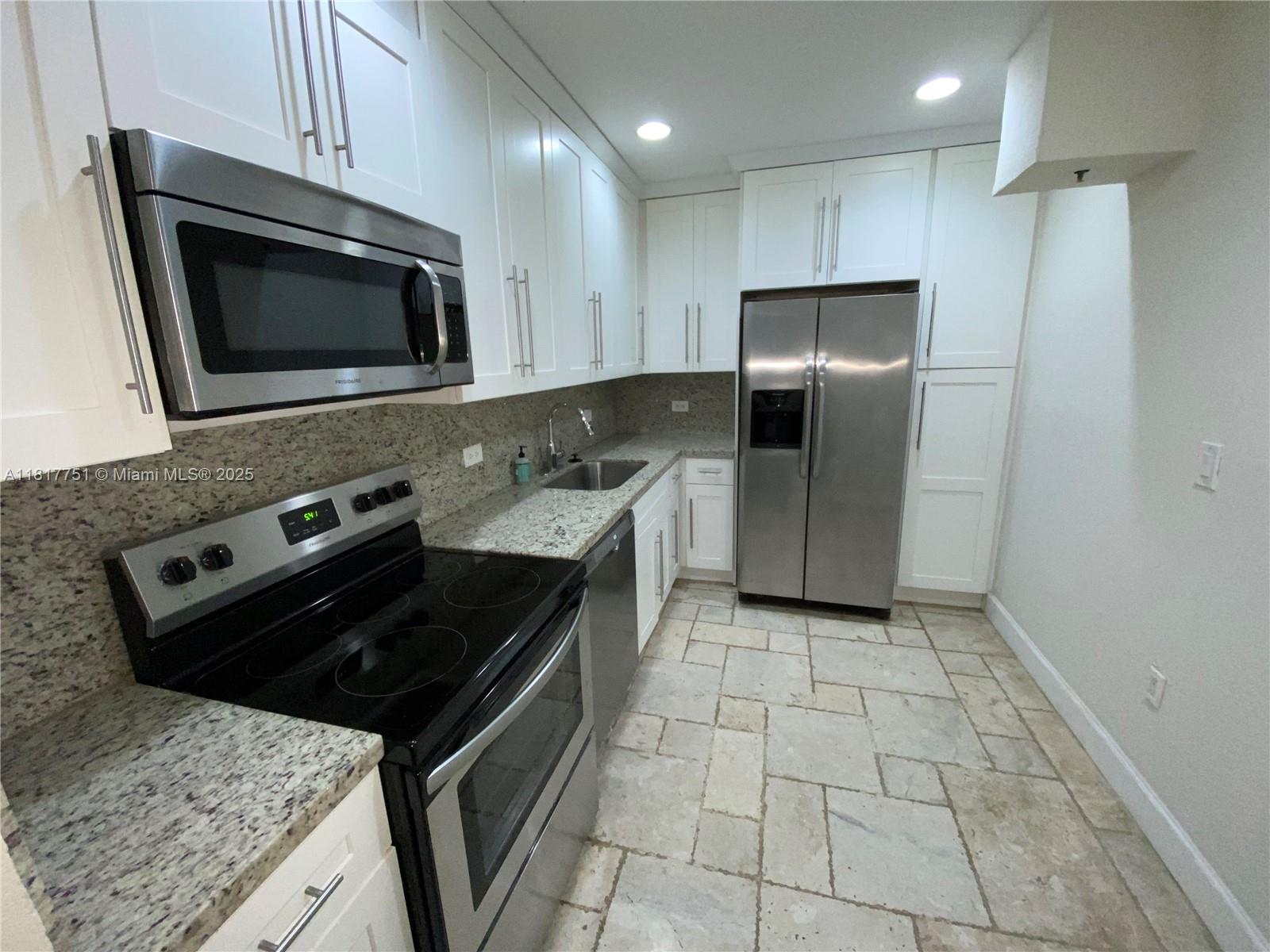Rental Property at Address Not Disclosed, Aventura, Miami-Dade County, Florida - Bedrooms: 2 
Bathrooms: 2  - $2,200 MO.