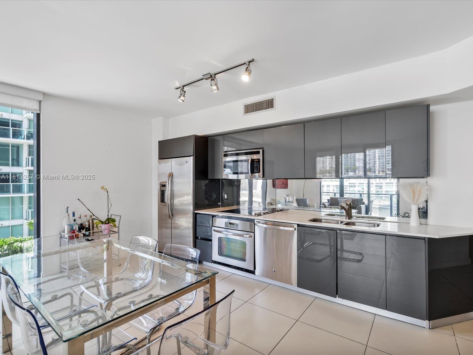 31 SE 6th St 802