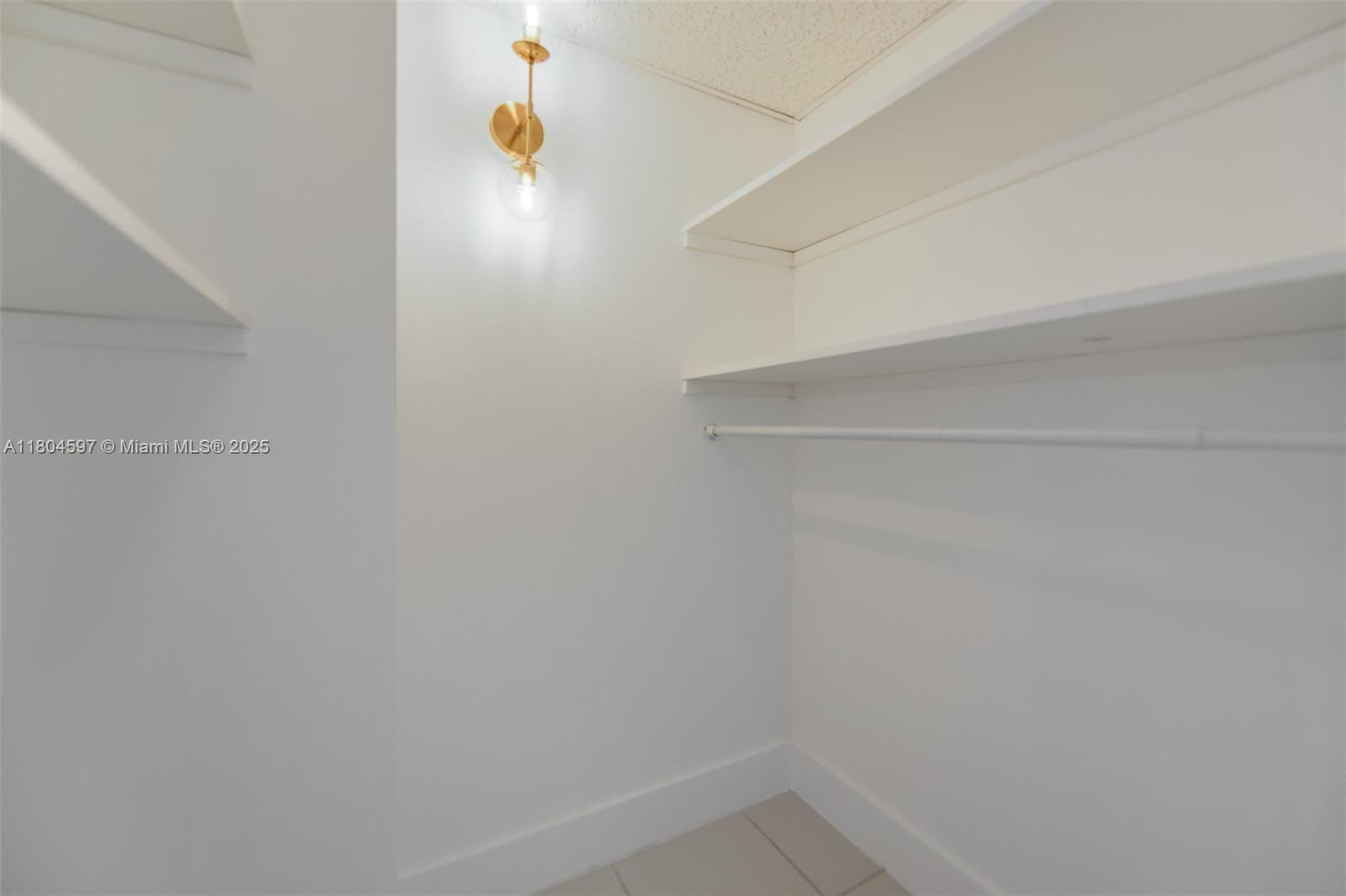 HEMISPHERES CONDO - Residential Lease