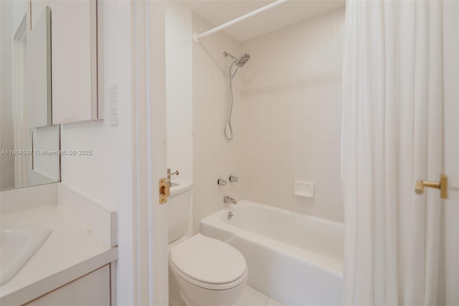 HEMISPHERES CONDO - Residential Lease