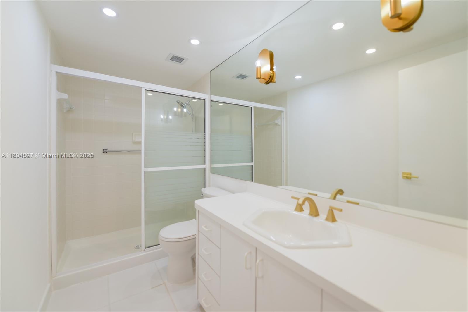 HEMISPHERES CONDO - Residential Lease