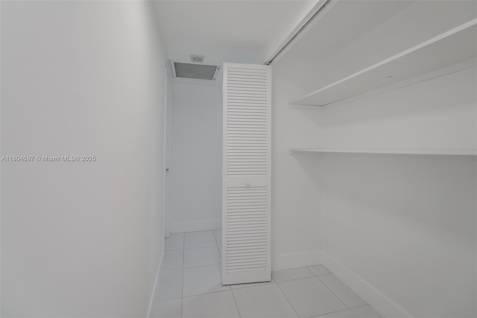 HEMISPHERES CONDO - Residential Lease