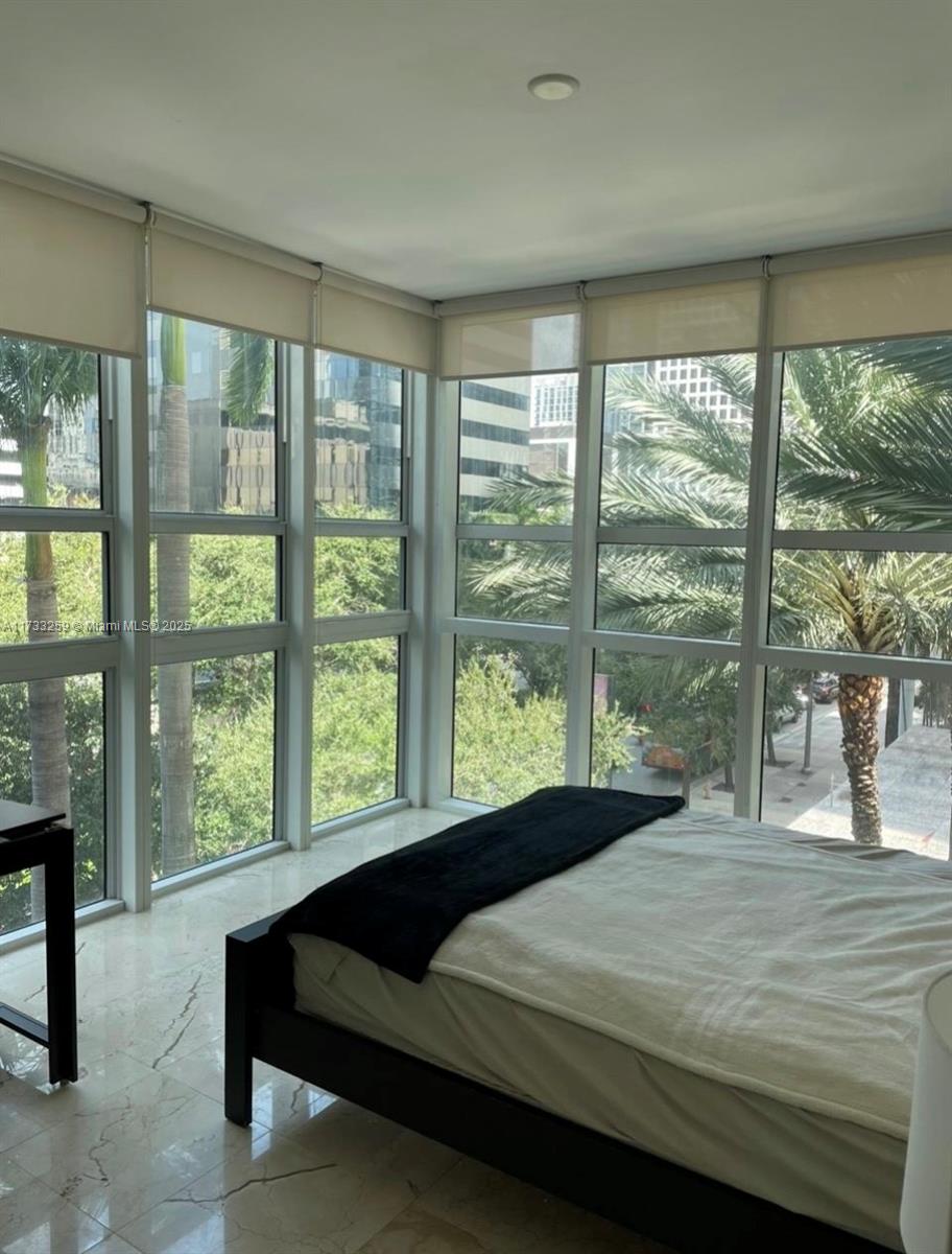 THE PLAZA 901 BRICKELL CO - Residential