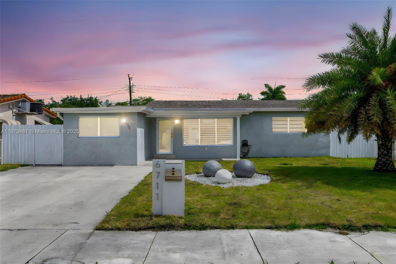 Rental Property at 6711 Greene St, Hollywood, Broward County, Florida - Bedrooms: 2 
Bathrooms: 1  - $2,800 MO.