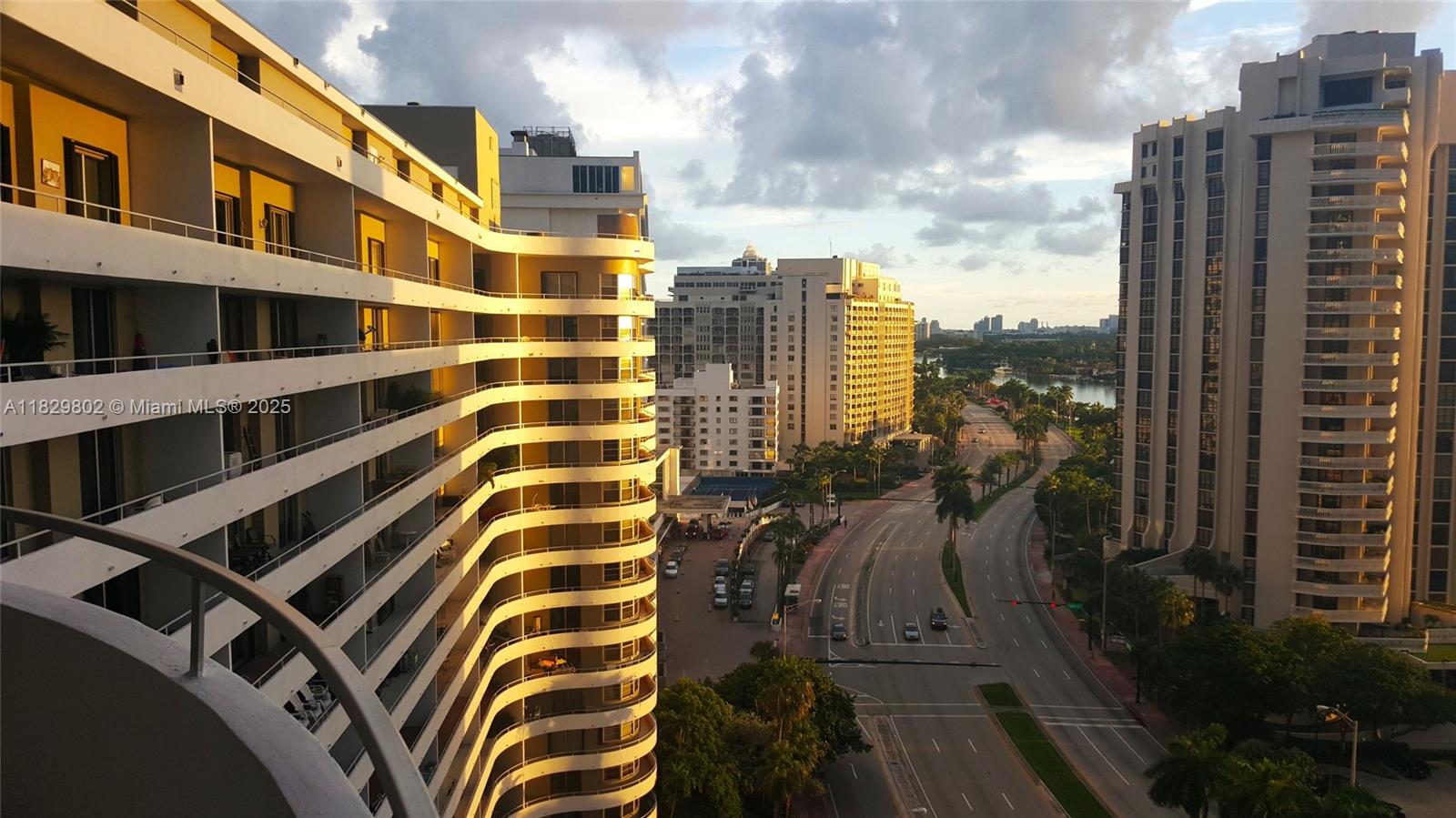 5555 Collins Ave 6Z