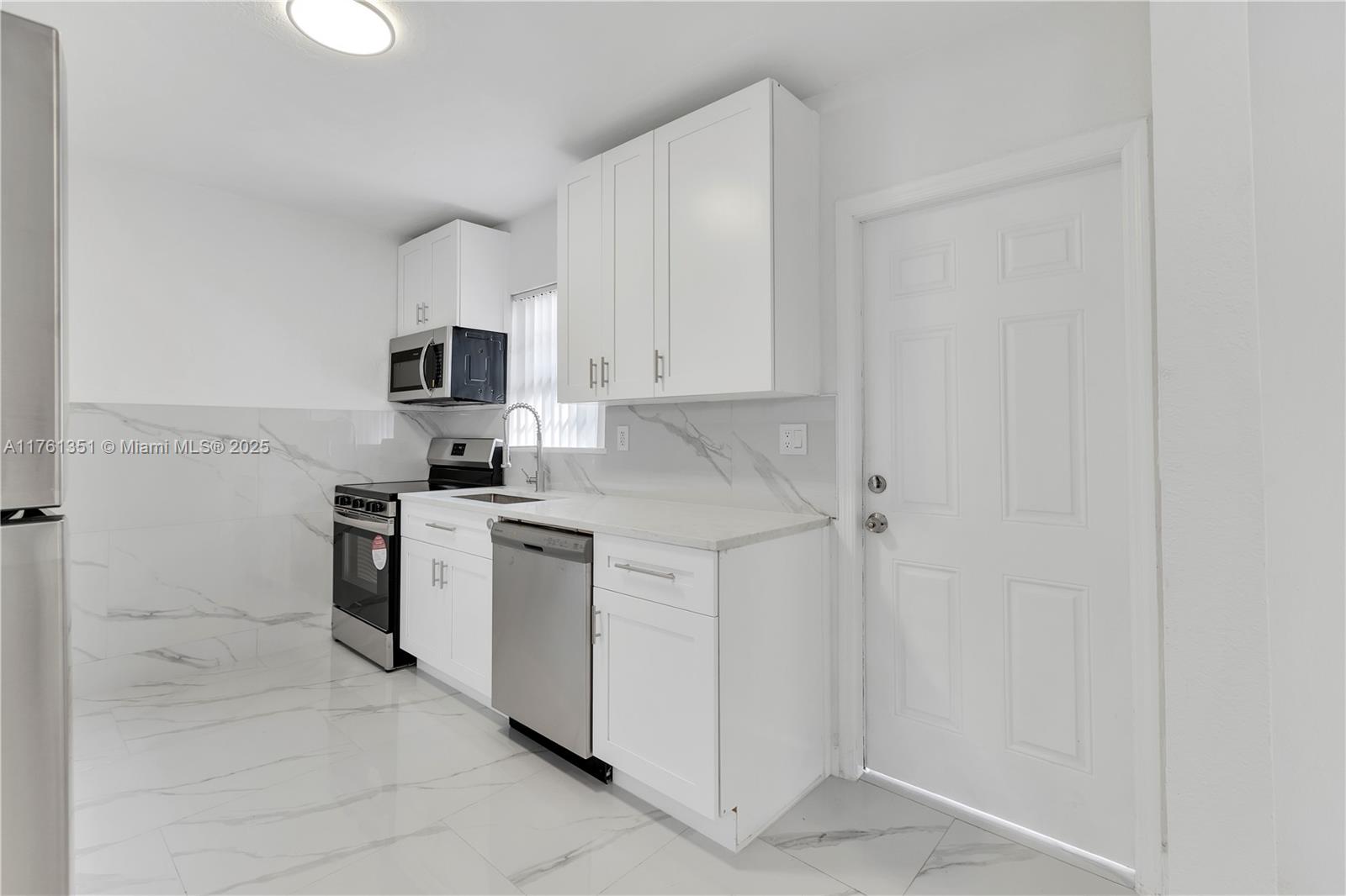 CARL BYOIR - Residential Lease