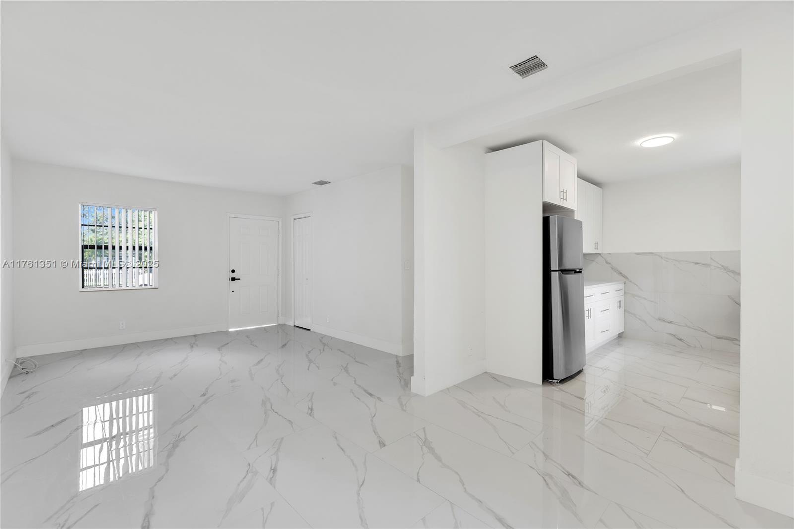 CARL BYOIR - Residential Lease