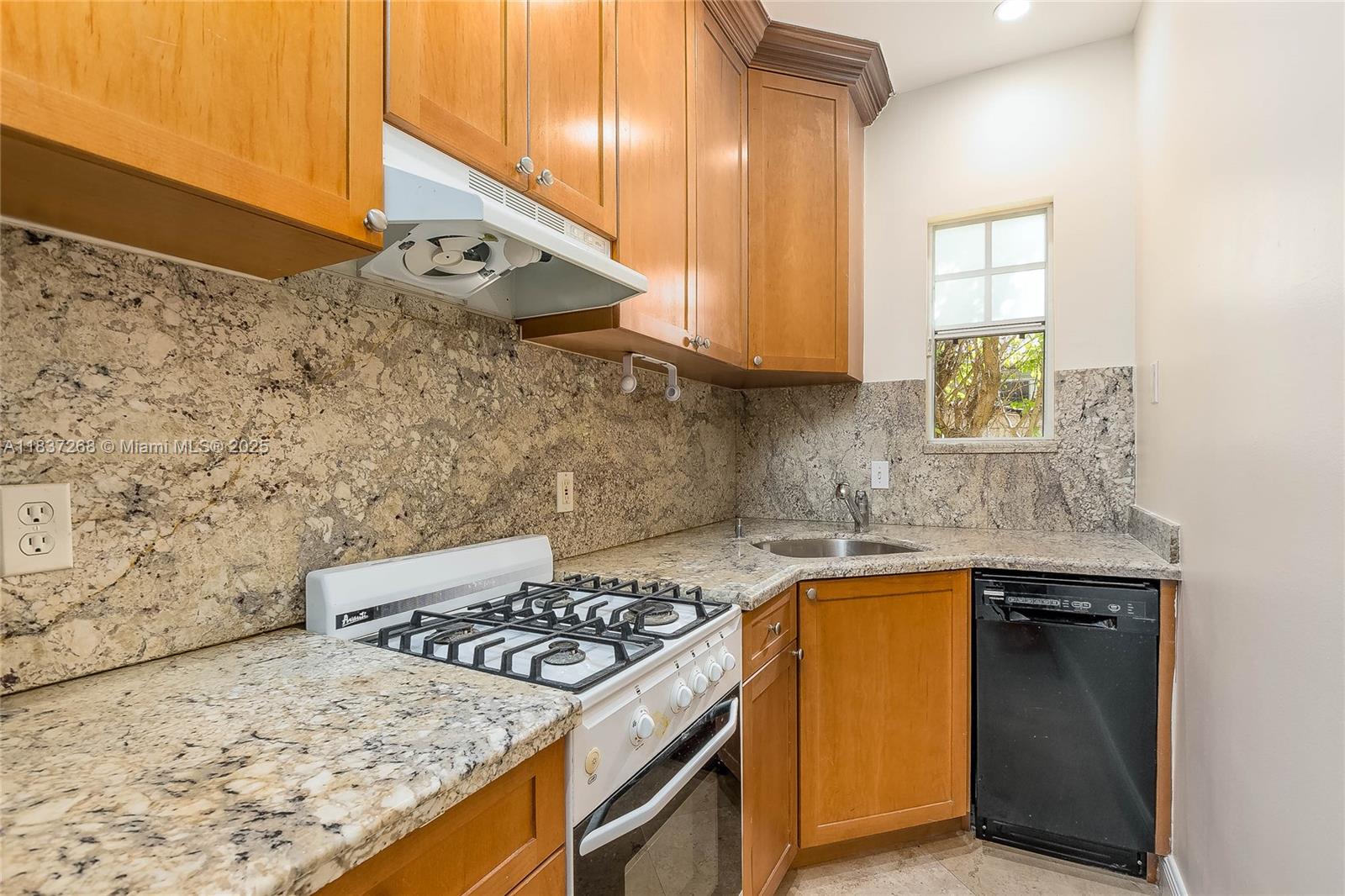 Gated Mediterranean style one bed, one bath with a charming windowed kitchen, granite countertops, stainless steel refrigerator, gas stove, dishwasher, central A/C and new washer and dryer. Relax outside in the courtyard in this quiet neighborhood. Walk to Flamingo Park, Alton Rd , Whole Foods and restaurants The community has parking on a first come availablity. Rapid approval. Rent includes water, trash and Pest Control.