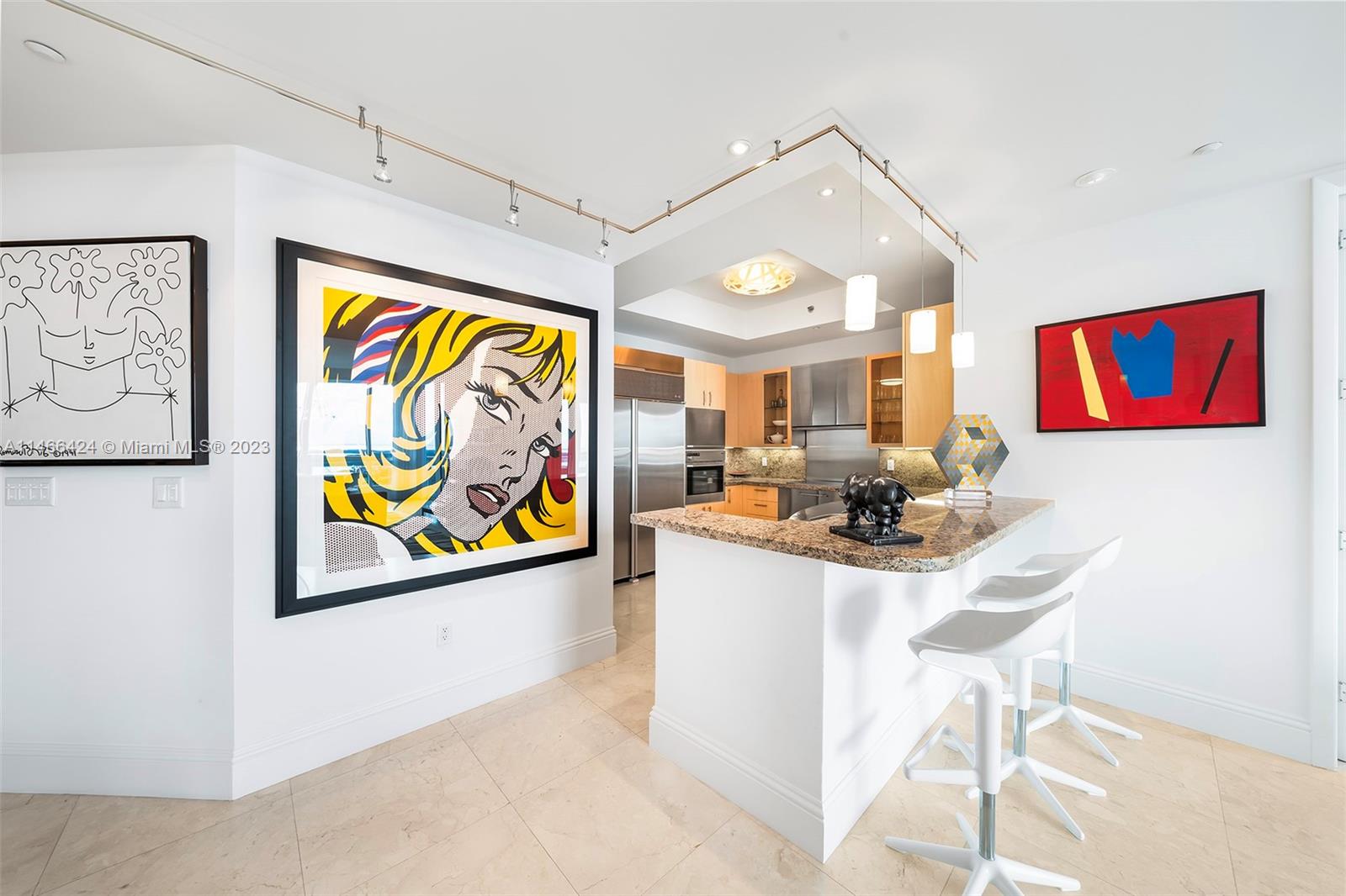 CONTINUUM ON SOUTH BEACH - Residential