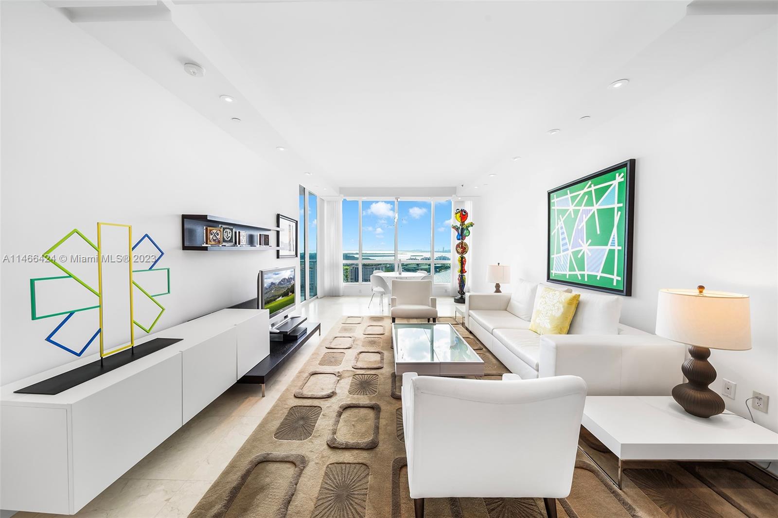 CONTINUUM ON SOUTH BEACH - Residential