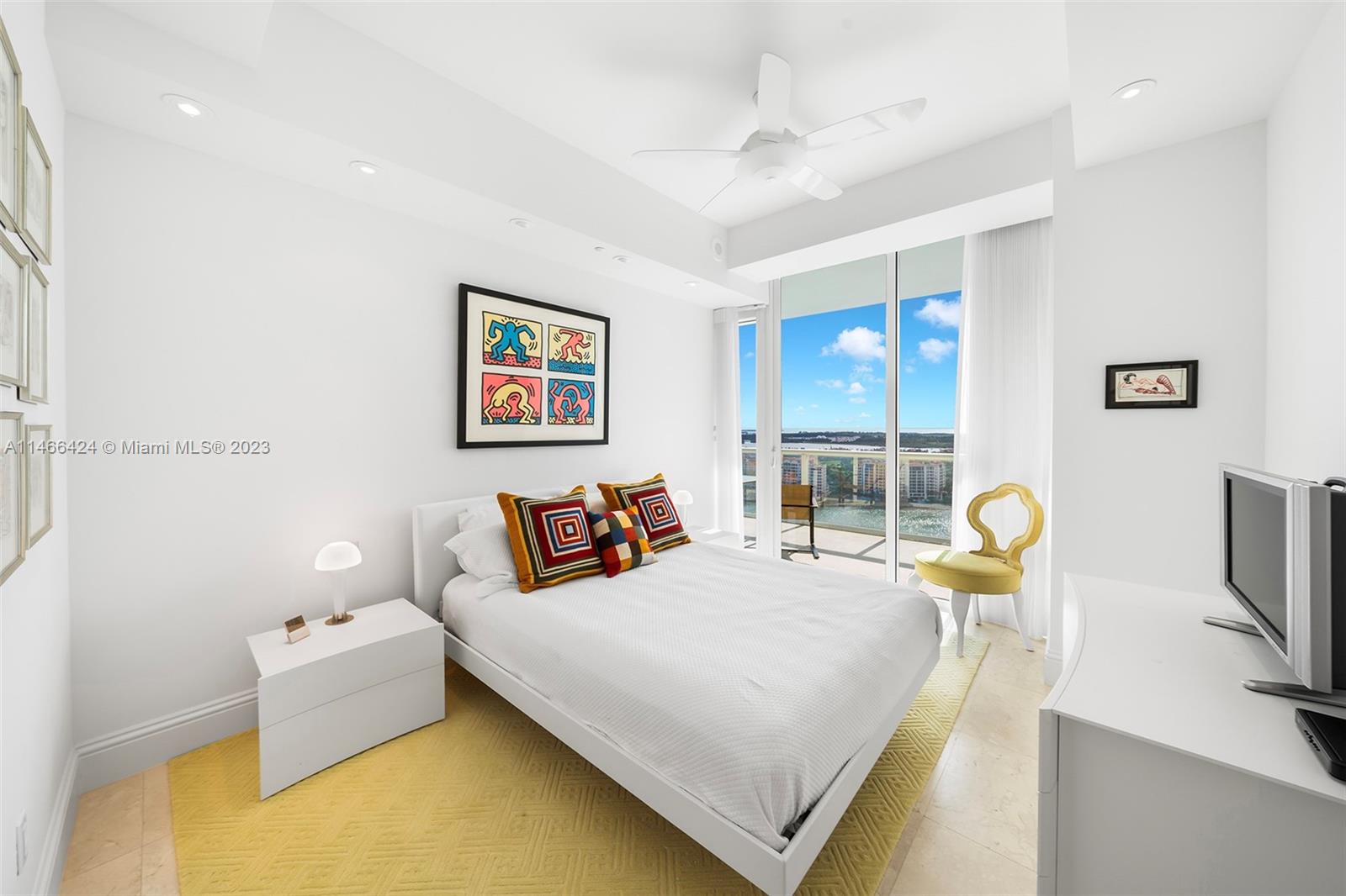 CONTINUUM ON SOUTH BEACH - Residential