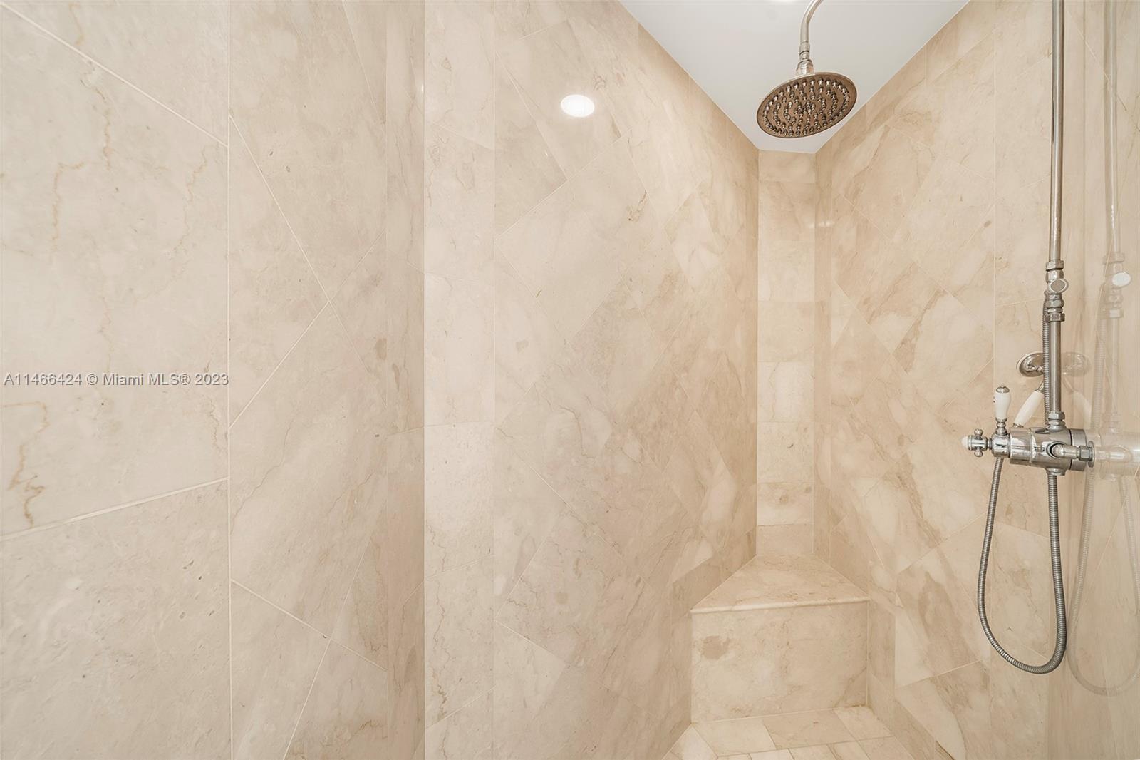 CONTINUUM ON SOUTH BEACH - Residential