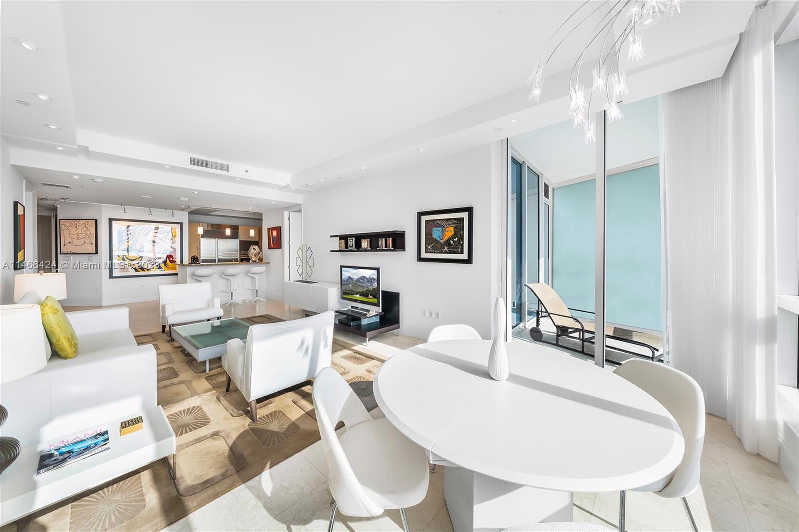 CONTINUUM ON SOUTH BEACH - Residential