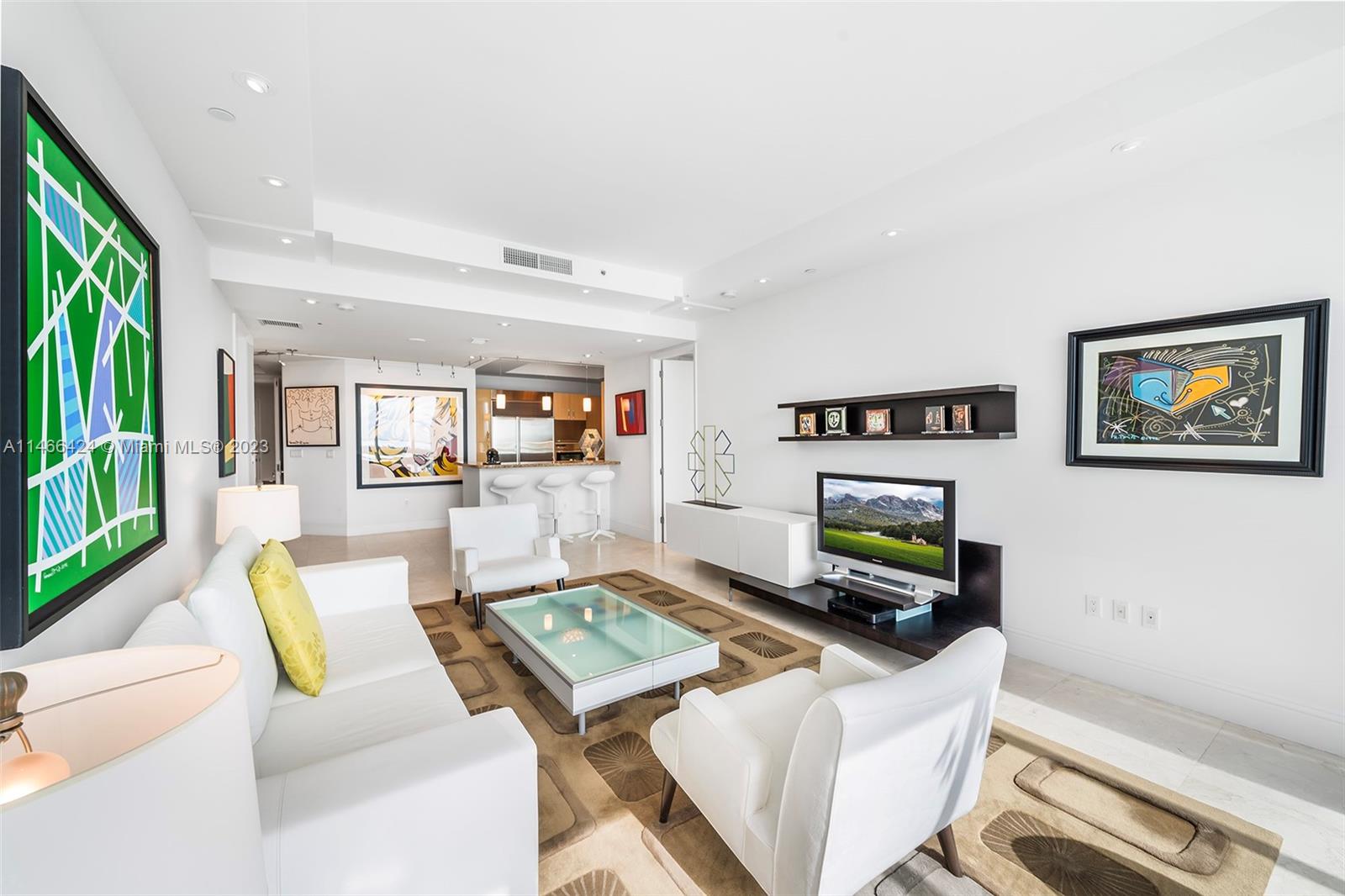 CONTINUUM ON SOUTH BEACH - Residential