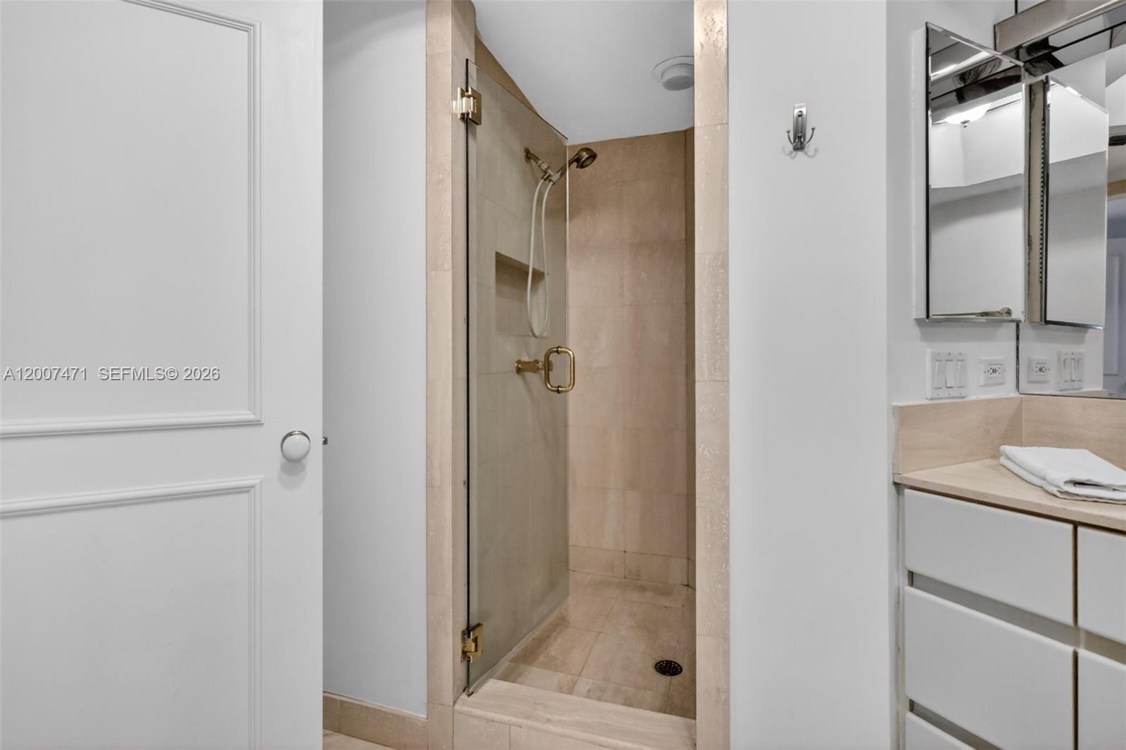 3000 ISL BLVD WILLIAMS IS - Residential