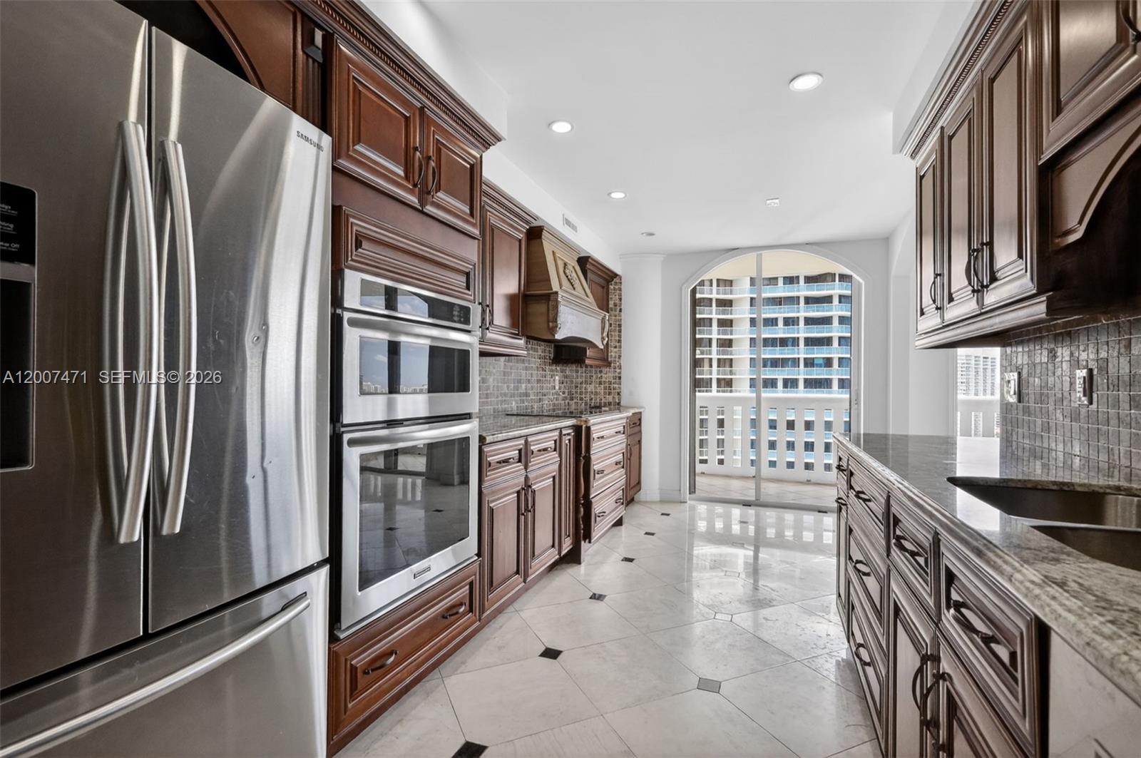 3000 ISL BLVD WILLIAMS IS - Residential