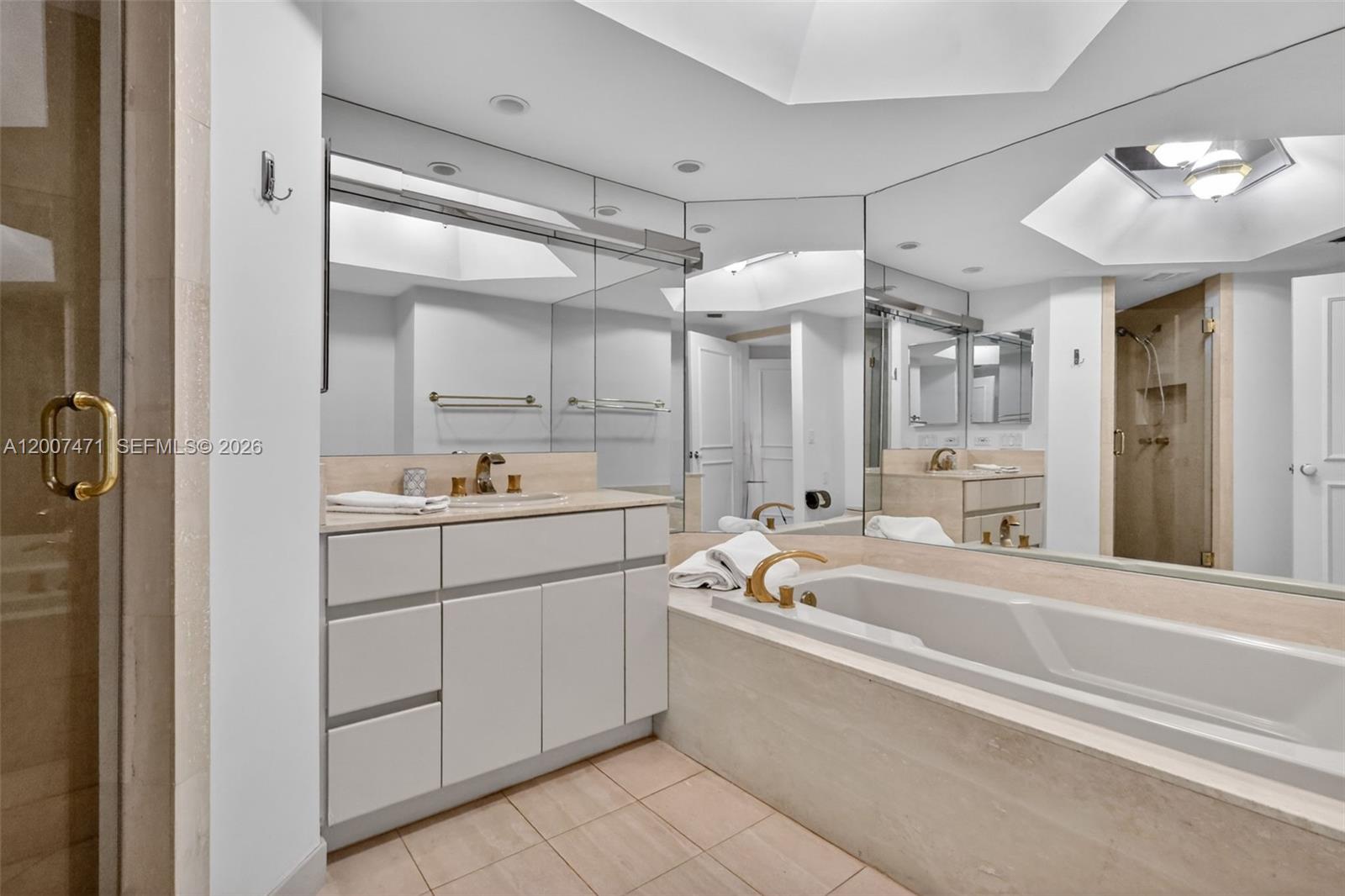 3000 ISL BLVD WILLIAMS IS - Residential