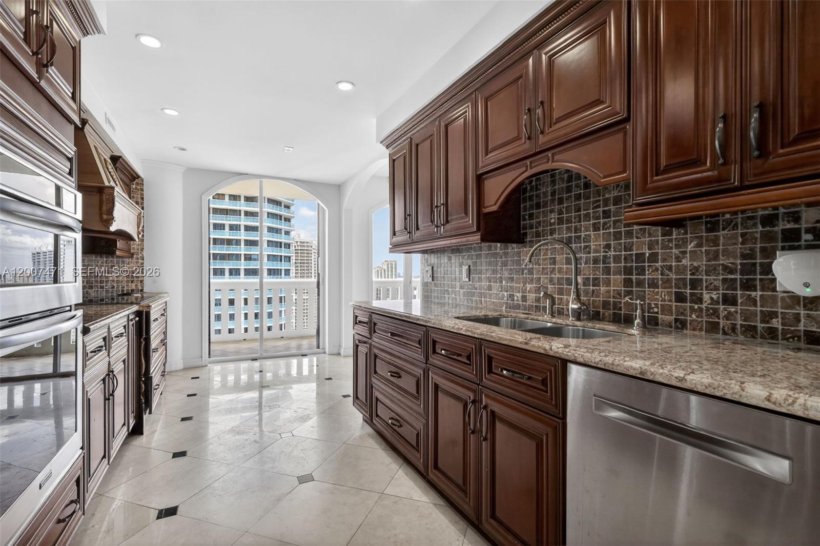 3000 ISL BLVD WILLIAMS IS - Residential