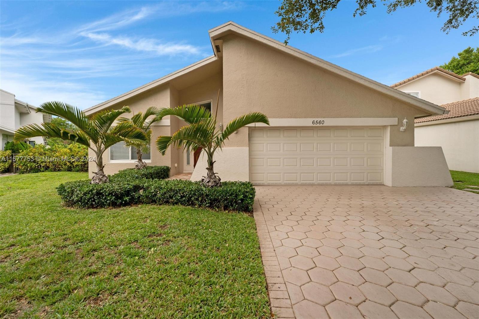 6560 Sw 13th St St, Plantation, Miami-Dade County, Florida - 4 Bedrooms  
3 Bathrooms - 