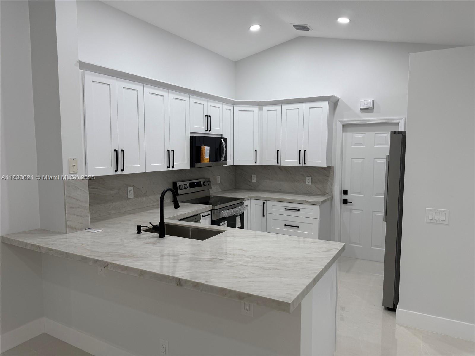 1560 Canary Island Dr 1560