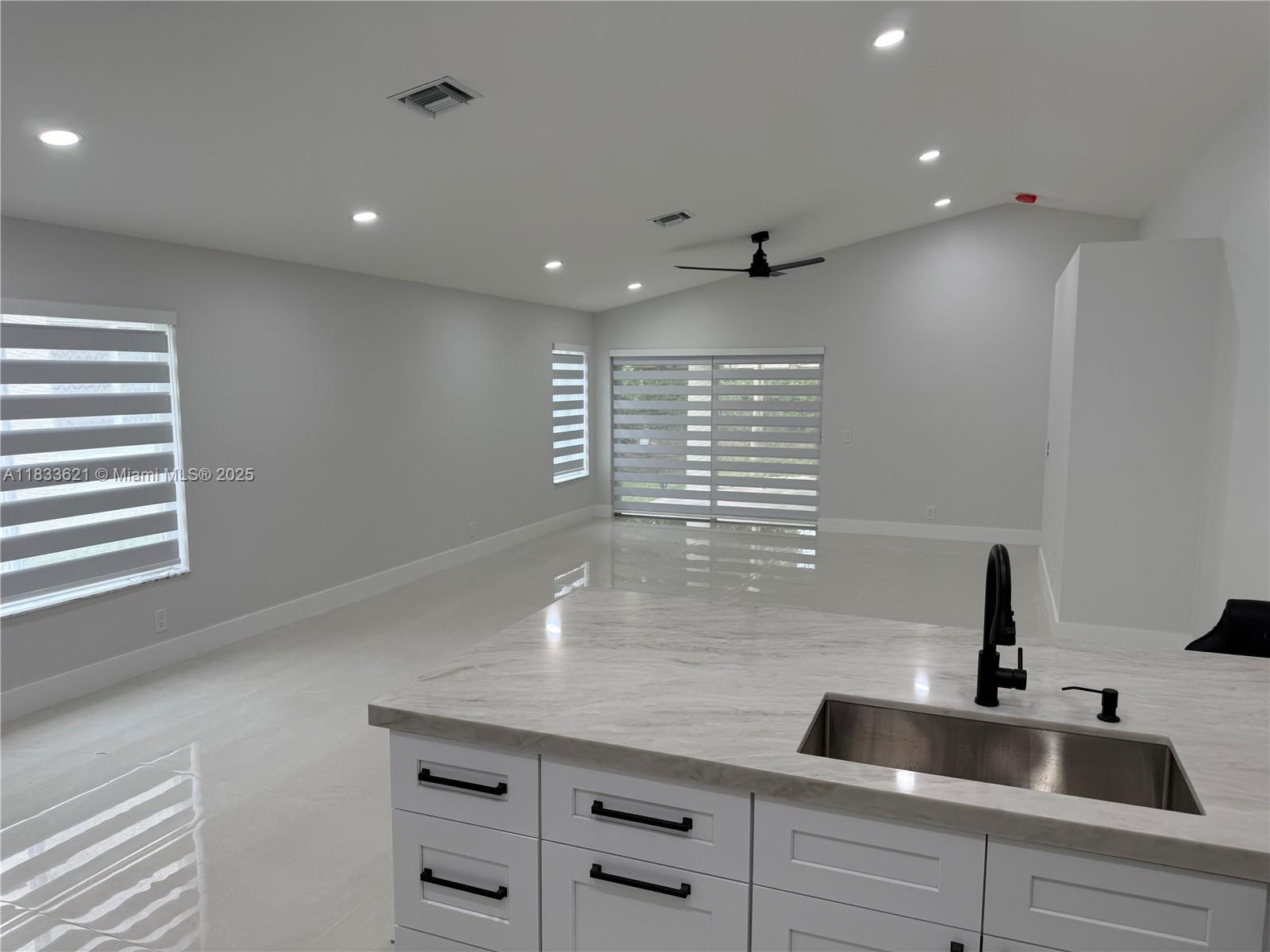 1560 Canary Island Dr 1560